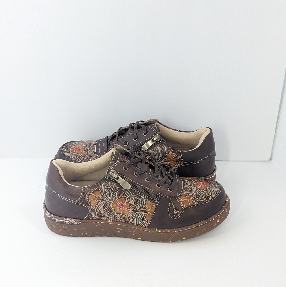 NWOT Spring Step L ' Artiste Leather Sneakers
